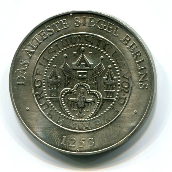 Germany Berlin Nicolaikirche 750 Jahre Medal (b735-2) - Picture 2 of 2